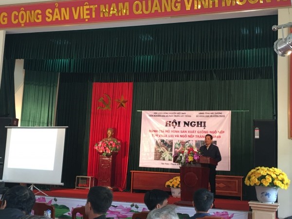 TS. Nguyễn Văn Mười - Phó Viện trưởng Viện nghiên cứu và Phát triển cây trồng phát biểu tổng kết Hội nghị