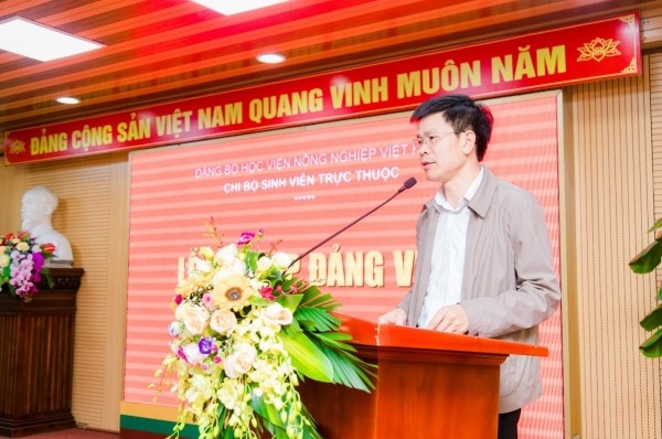 TS. Nguyễn Tất Thắng phát biểu tại buổi lễ