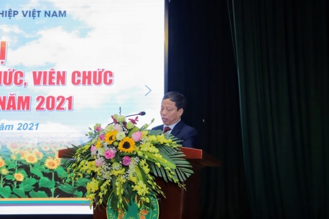 PGS.TS. Nguyễn Quang Học - Trưởng ban Thanh tra Nhân dân trình bày Báo cáo hoạt động của Ban Thanh tra Nhân dân Học viện năm 2020