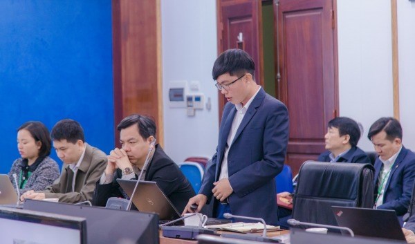 KS. Phạm Văn Hà - Phó Giám đốc kỹ thuật Công ty Thiết kế Thông minh SDE giới thiệu về mô hình phòng thí nghiệm dành cho nghiên cứu phát triển (R&D) các ngành kỹ thuật