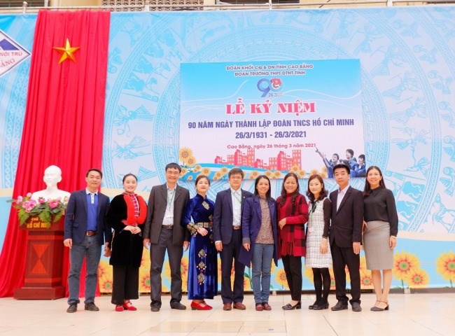 Các thầy cô khoa Công nghệ sinh học (VNUA) tham gia Lễ kỷ niệm 90 năm ngày thành lập Đoàn TNCS Hồ Chí Minh tại trường THPT Dân tộc Nội trú tỉnh Cao Bằng.