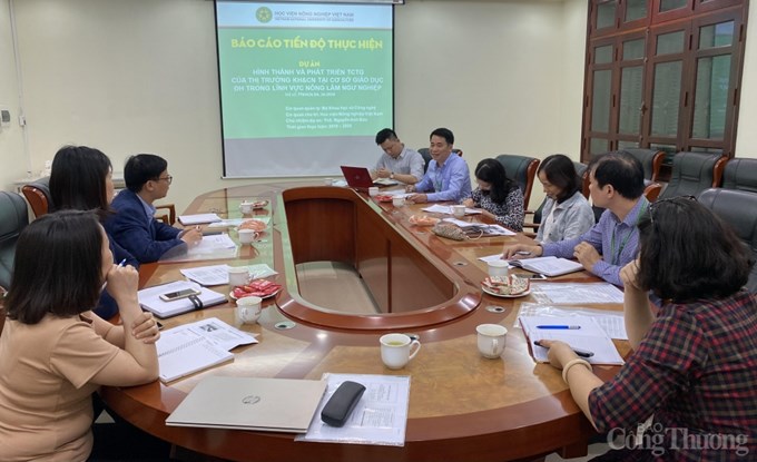 Đoàn công tác của Cục Phát triển thị trường và doanh nghiệp khoa học và công nghệ làm việc với Học viện Nông nghiệp Việt Nam về tiến độ thực hiện dự án