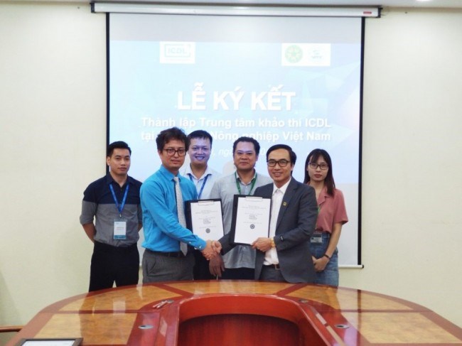 Lễ ký kết giữa ICDL với Trung tâm Tin học - Học viện Nông nghiệp Việt Nam