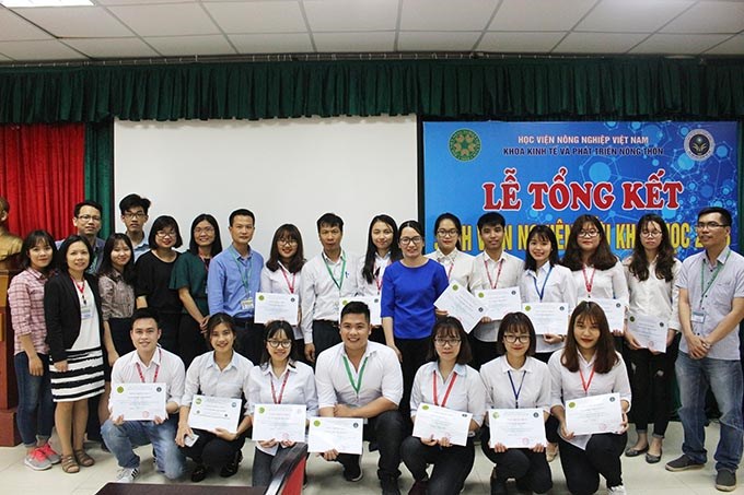 Tổng kết sinh viên nghiên cứu khoa học năm 2018