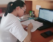 Nghị lực và ước mơ của nữ sinh viên khuyết tật Khoa Công nghệ thông tin