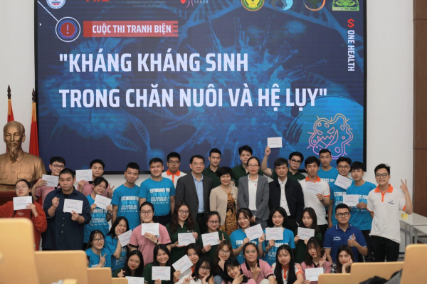 Sinh viên Câu lạc bộ Một sức khỏe – Học viện Nông nghiệp Việt Nam tổ chức và tham gia cuộc thi tranh biện “Kháng kháng sinh trong chăn nuôi và hệ luỵ”
