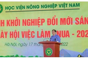 Thủ tướng Phạm Minh Chính tham dự Ngày Hội việc làm 2022