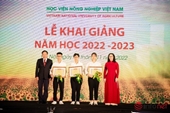 Học viện Nông nghiệp Việt Nam trao học bổng cho sinh viên xuất sắc