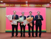Lễ trao tặng Huy hiệu 40 năm tuổi Đảng cho các đảng viên thuộc Đảng bộ Học viện Nông nghiệp Việt Nam