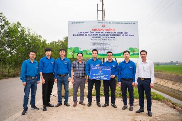 Đoàn Thanh niên Học viện Nông nghiệp Việt Nam hưởng ứng ngày Chủ nhật xanh toàn quốc lần thứ I năm 2023