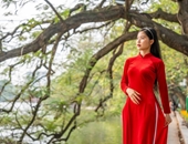 Vẻ đẹp trong trẻo của nữ sinh lọt top 9 vòng chung kết “Hoa khôi VNUA 2023” trong tà áo dài truyền thống