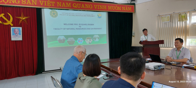 Seminar khoa học “Hệ thống định giá bất động sản ở Ba Lan”