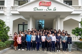 Cán bộ, giảng viên, sinh viên tiêu biểu của khoa Kinh tế và PTNT tham quan và trải nghiệm tại nhà máy Doveco Sơn La