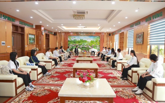 Tiếp ông Kutsuzawa - Giám đốc điều hành cấp cao Tập đoàn Stanley Nhật Bản (Quản lý quỹ học bổng Kitano) tới thăm và thảo luận hợp tác về chương trình học bổng cho sinh viên Học viện