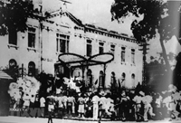 Ý nghĩa của khởi nghĩa 19 8 tại Hà Nội và của Cách mạng tháng Tám năm 1945