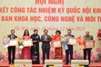 Đại biểu Quốc hội Nguyễn Thị Lan nhận Bằng khen của Ủy ban Thường vụ Quốc hội Ghi nhận những đóng góp cho chính sách khoa học, công nghệ và môi trường