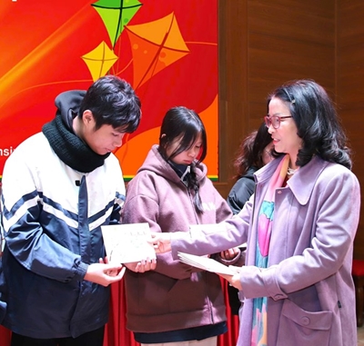 Đoàn Đại biểu Quốc hội TP Hà Nội đơn vị bầu cử 08, Học viện Nông nghiệp Việt Nam tặng quà tết cho các gia đình khó khăn