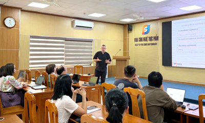 Seminar khoa học Hệ tế bào cho sản xuất enzyme ngoại bào