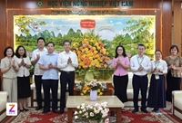 Ban Tuyên giáo Trung ương thăm, chúc mừng các nhà xuất bản