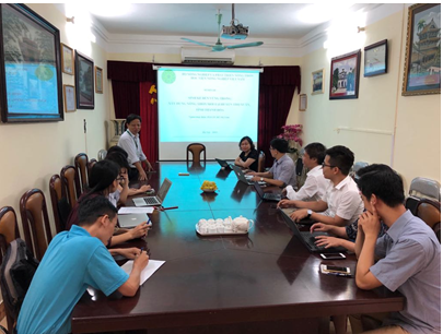 PGS.TS. Nguyễn Quang Học đóng góp ý kiến cho nghiên cứu