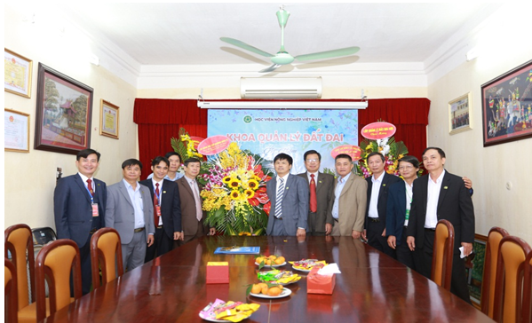 Cựu sinh viên thành đạt Khóa 22 chúc mừng 40 năm Thành lập Khoa 1976-2016