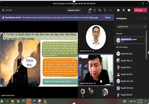 Ông Nguyễn Bá Lâm - GĐ công ty cổ phần Phương Bắc chia sẻ những cơ hội và thách thức đối với sinh viên khoa Tài nguyên và Môi trường