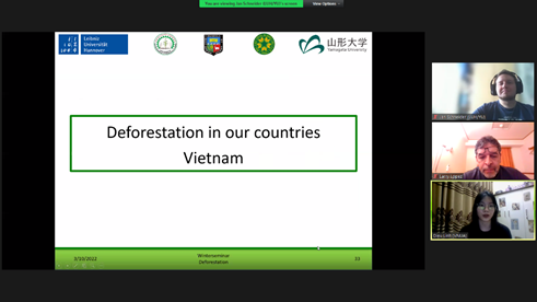 SV Lê Thị Diệu Linh - lớp K64KHMTA trình bày kết quả thảo luận chủ đề “Deforestation