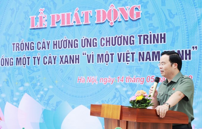 TS.Trần Văn Khải, Đại biểu Quốc hội khoá XV-Ủy viên Thường trực, Ủy ban Khoa học, Công nghệ và Môi trường Quốc hội chia sẻ, lễ phát động trồng cây do Học viện Nông nghiệp Việt Nam, Khoa Tài nguyên và Môi trường tổ chức là một hành động hết sức có ý nghĩa, thiết thực. Ảnh: VNUA.