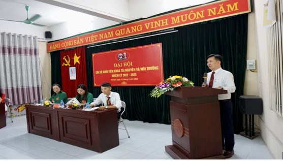 Đồng chí Trần Trọng Phương - Đảng ủy viên phụ trách, Tổ trưởng Tổ công tác Đại hội số 4, Bí thư Chi bộ, Trưởng Khoa Tài nguyên và Môi trường