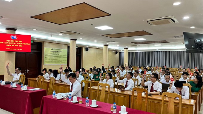 Đại hội Chi bộ khoa Tài nguyên và Môi trường nhiệm kỳ 2022-2025 thể hiện tinh thần đoàn kết, trách nhiệm, tập trung dân chủ