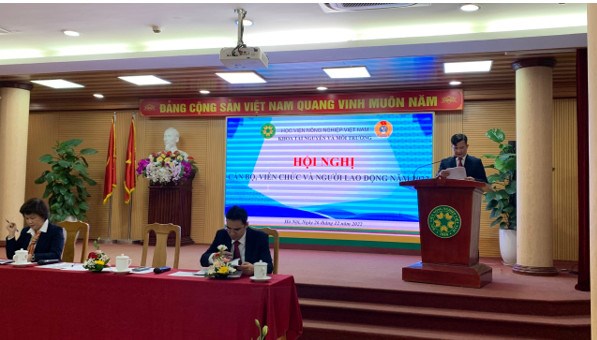 PGS.TS. Trần Trọng Phương - Trưởng Khoa báo cáo tổng kết năm 2022 và Kế hoạch năm 2023