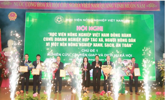 Học viện công bố các Phòng thí nghiệm đạt chuẩn ISO tại Hội nghị