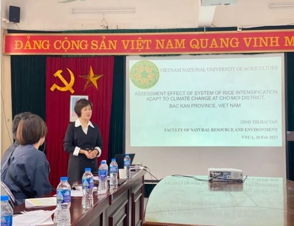 TS. Đinh Thị Hải Vân trình bày nghiên cứu về hệ thống lúa nước thích ứng BĐKH