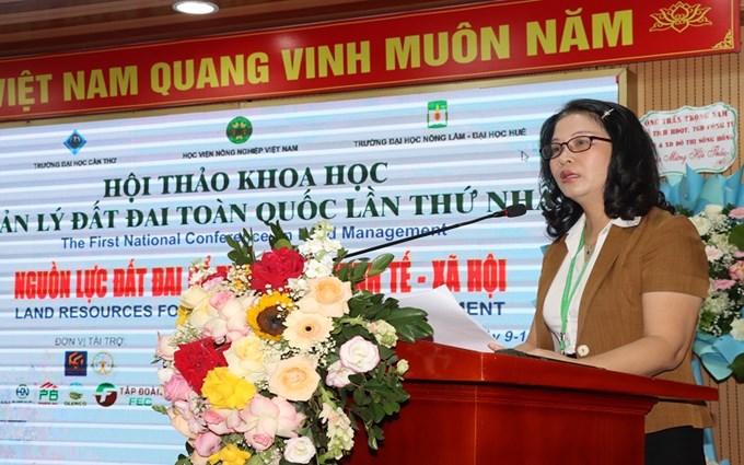 GS.TS Nguyễn Thị Lan, Bí thư Đảng uỷ, Giám đốc Học viện Nông nghiệp Việt Nam phát biểu tại Hội thảo