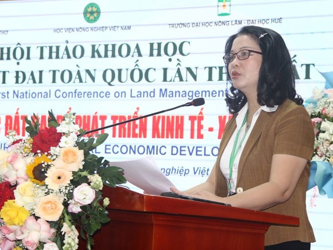 GS.TS Nguyễn Thị Lan phát biểu tại Hội thảo.