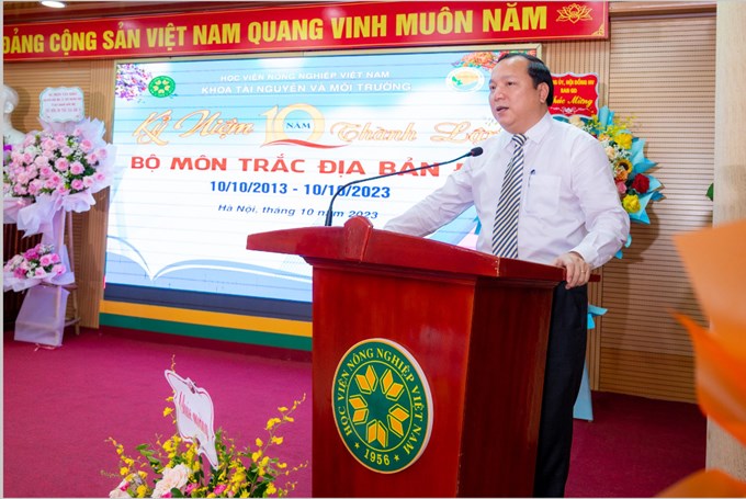 TS. Vũ Ngọc Huyên - Phó Chủ tịch phụ trách Hội đồng, Phó Giám đốc Học viện phát biểu chúc mừng lễ kỷ niệm
