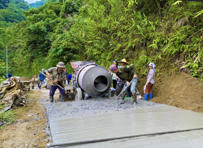 Một trong những giải pháp hữu hiệu nhất để tăng phúc lợi cho vùng nông thôn và giảm nghèo bền vững là phát triển cơ sở hạ tầng nông thôn.