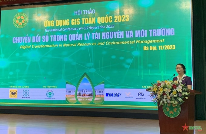 GS.TS Nguyễn Thị Lan, Giám đốc Học viện Nông nghiệp Việt Nam phát biểu khai mạc hội thảo. 
