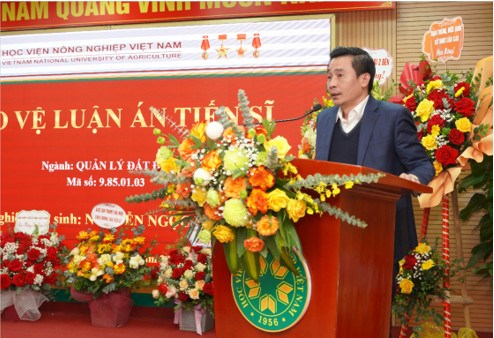 Lãnh đạo trường Đại học Tài nguyên và Môi trường – Đại diện cơ quan công tác phát biểu chúc mừng tân tiến sĩ