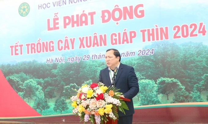 PGS.TS Vũ Ngọc Huyên phát biểu tại buổi lễ. 