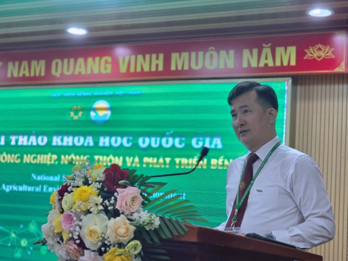 PGS.TS. Trần Trọng Phương, Trưởng khoa Tài nguyên và Môi trường phát biểu khai mạc Hội thảo