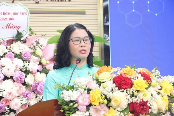 GS.TS. Nguyễn Thị Lan, Bí thư Đảng uỷ, Giám đốc Học viện Nông nghiệp Việt Nam phát biểu tại chương trình