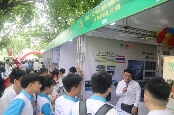 Ngày hội việc làm và kết nối doanh nghiệp năm 2024 tại Học viện Nông nghiệp Việt Nam thu hút trên 50 doanh nghiệp trong lĩnh vực nông nghiệp tham gia. Ảnh: Minh Ngọc