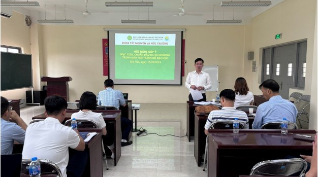 PGS.TS. Trần Trọng Phương phát biểu khai mạc