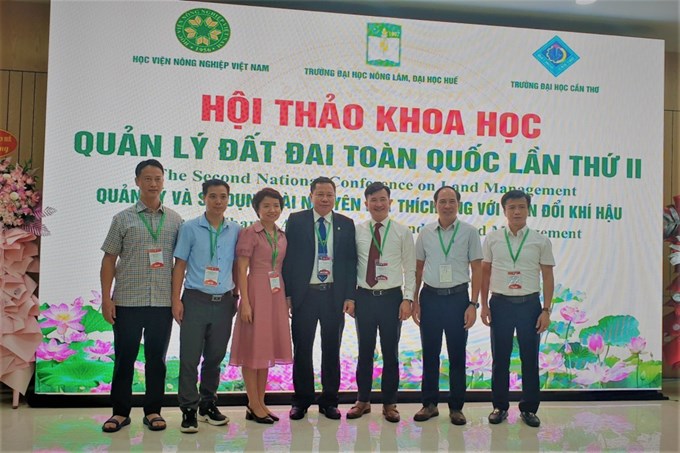 Các đại biểu tham dự hội thảo