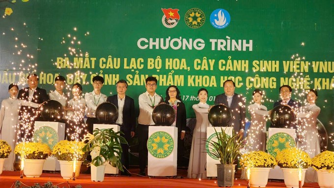 Ra mắt Câu lạc bộ Hoa, cây cảnh sinh viên VNUA