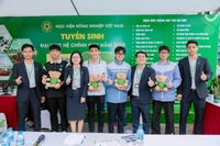 Gian tư vấn tuyển sinh - hướng nghiệp của Học viện Nông nghiệp Việt Nam thu hút nhiều học sinh, phụ huynh Hải Phòng