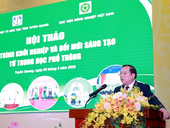 PGS.TS Vũ Ngọc Huyên, Phó Giám đốc Học viện Nông nghiệp Việt Nam nhắn gửi, nếu các em đang tìm kiếm môi trường để học tập, trải nghiệm, phát triển tư duy sáng tạo, khởi nghiệp và có nhiều cơ hội kết nối với doanh nghiệp, thì Học viện là điểm đến lý tưởng. 