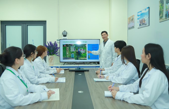 Một tiết học thực hành tại trung tâm NC xuất sắc – Học viện Nông nghiệp VN