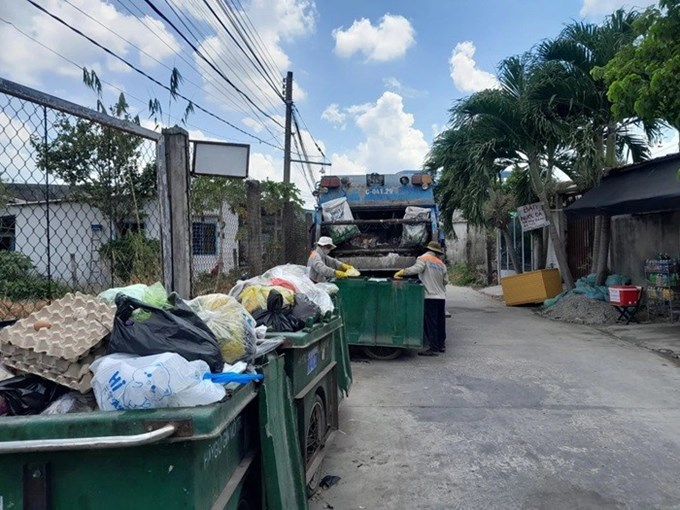 Để thực hiện được mục tiêu giảm 30% lượng khí mê-tan vào năm 2030, cơ quan chức năng cần đẩy mạnh tuyên truyền và đào tạo, nâng cao nhận thức, năng lực quản lý, giám sát cho chính quyền địa phương và người dân